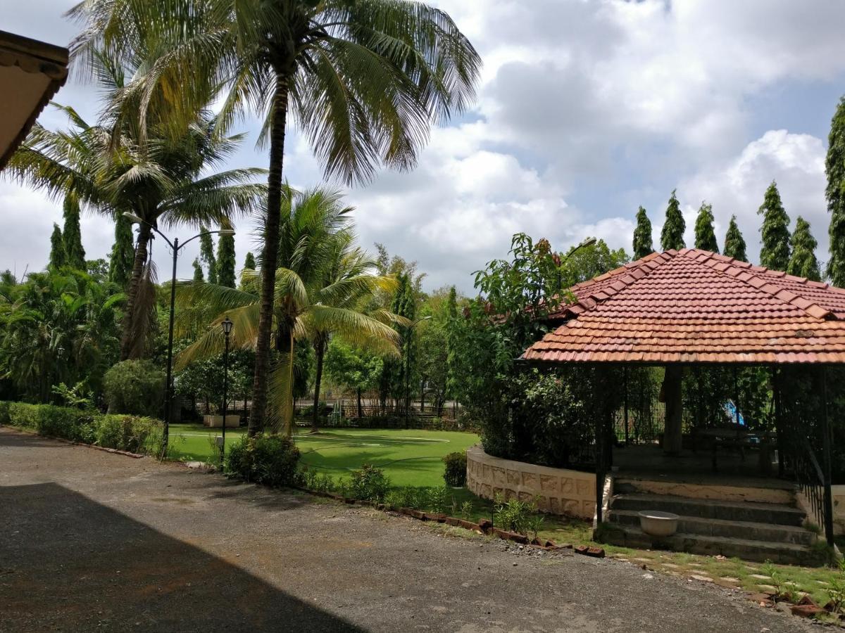 Pushp Vatika Resort & Lawns 나비뭄바이 외부 사진