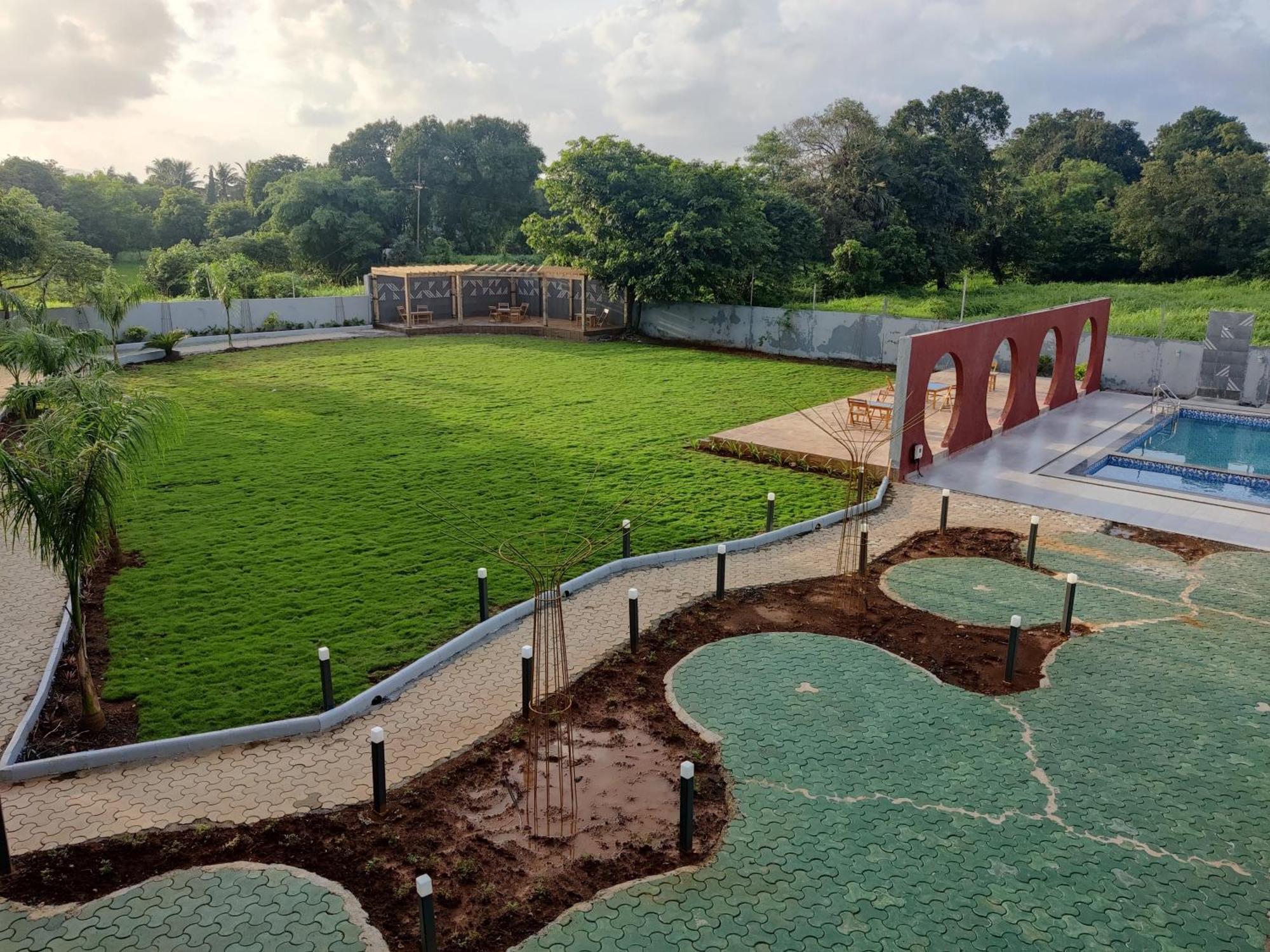 Pushp Vatika Resort & Lawns 나비뭄바이 외부 사진