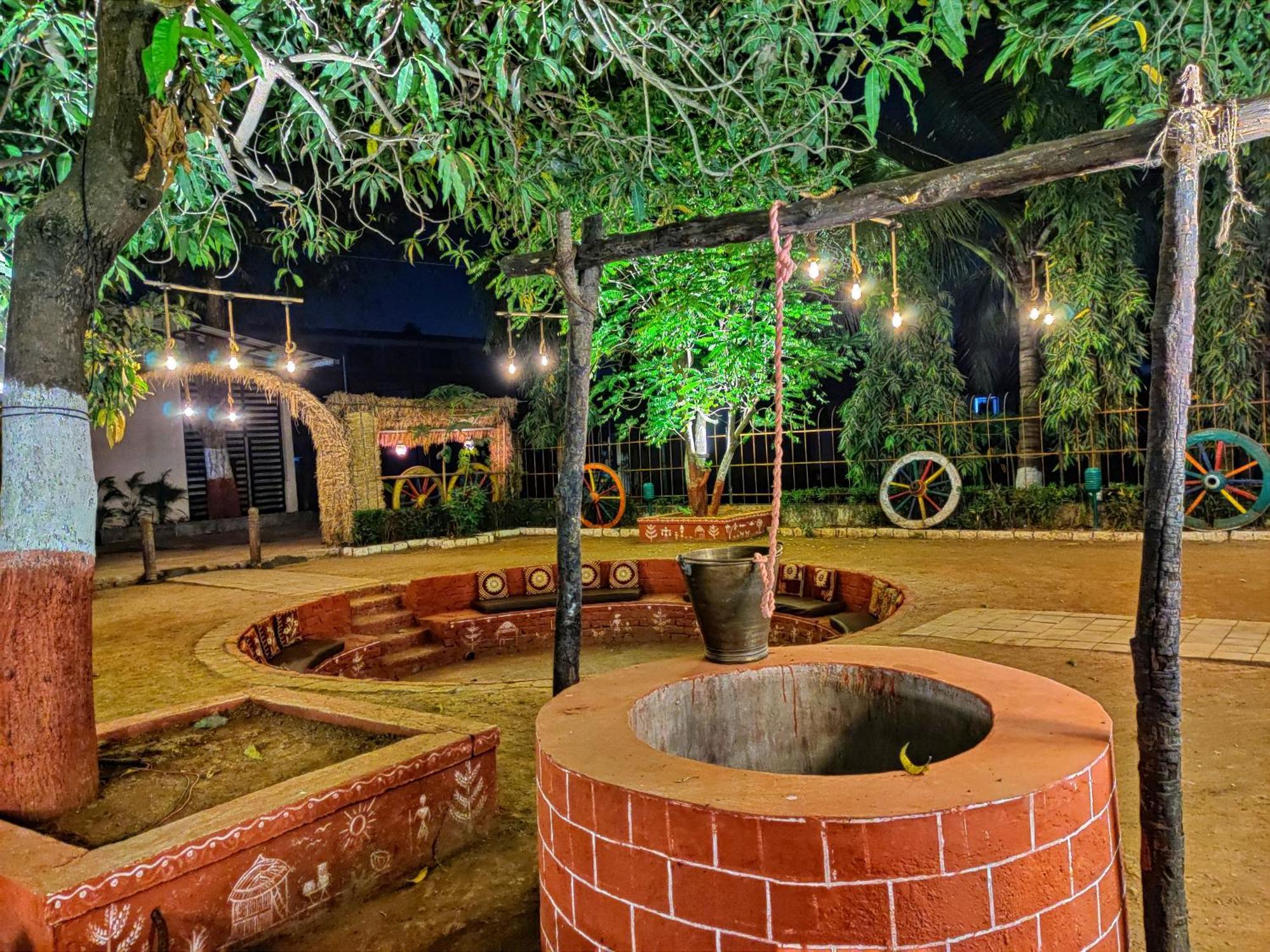 Pushp Vatika Resort & Lawns 나비뭄바이 외부 사진